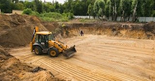 Разработка котлована Чернушка стоимость за от 583 руб. м3 - заказать работы по копке и рытью котлованов | траншей 